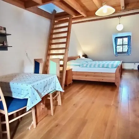 Rondine Apartment *